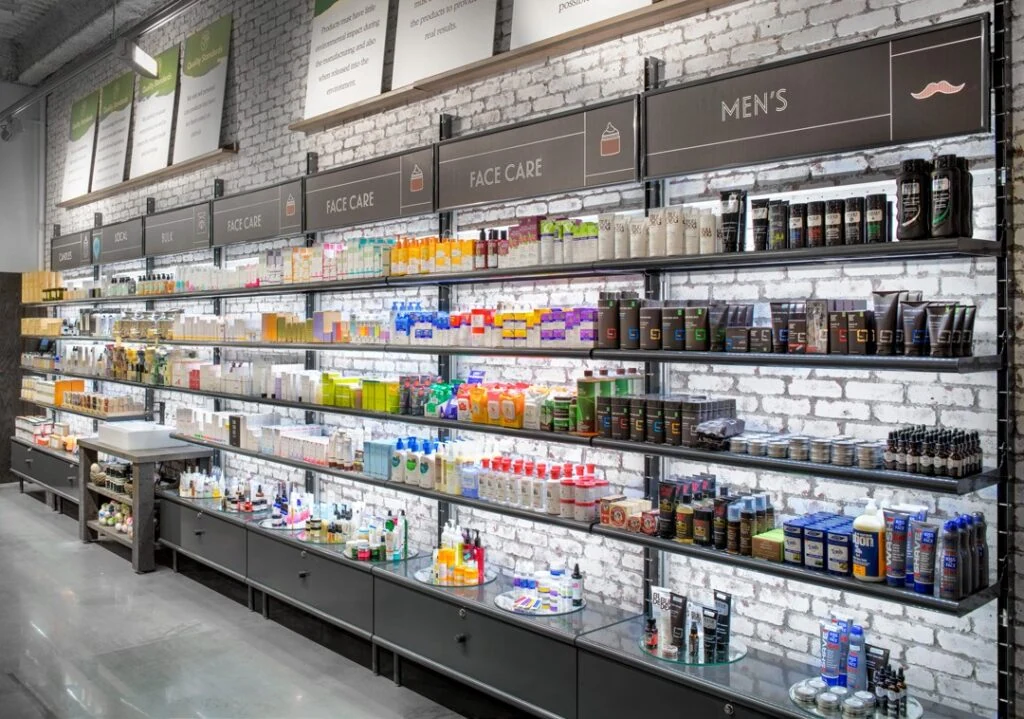 Lighting on shelves in a grocery store